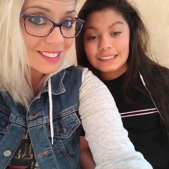 Meet your Posher, Camille - Picture 1 of 1